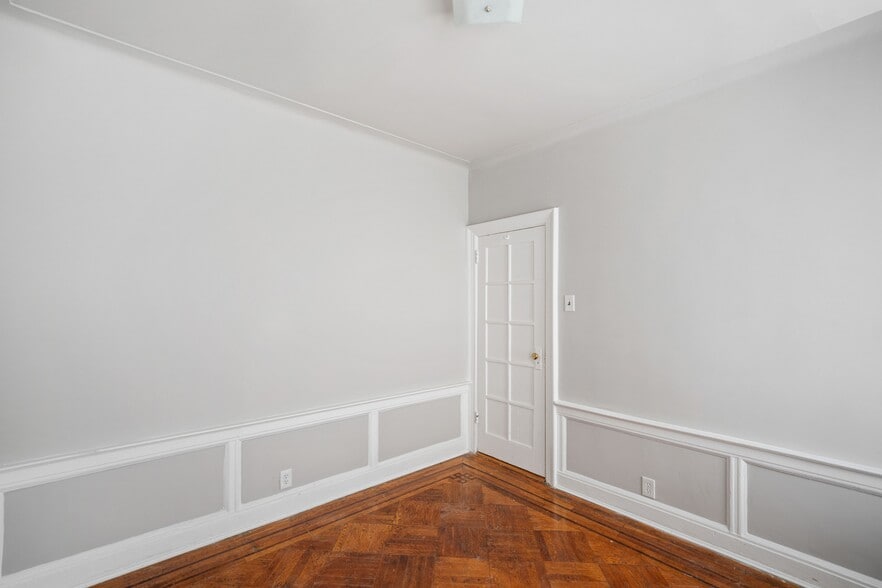 More Photos Of 596 Wyona St, Brooklyn Apartments For Sale