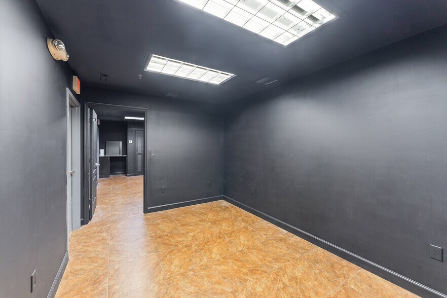 More Photos Of 13816 SW 142nd Ave, Miami Warehouse For Sale