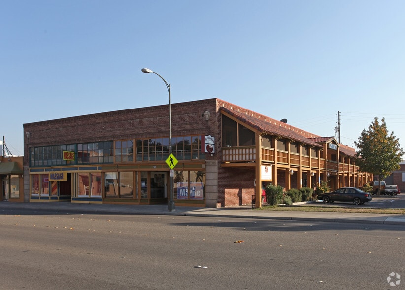 Primary Photo Of 130 W 11th St, Tracy General Retail For Lease