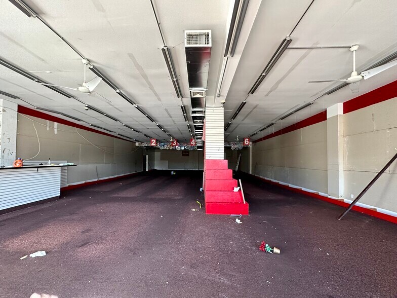 More Photos Of 635 Jerusalem Ave, Uniondale Freestanding For Lease