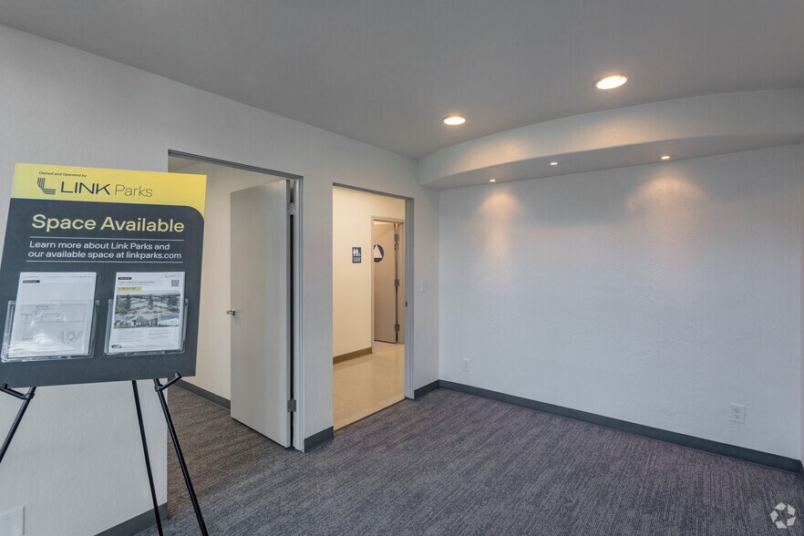 More Photos Of 2910-2960 Scott Blvd, Santa Clara Light Distribution For Lease