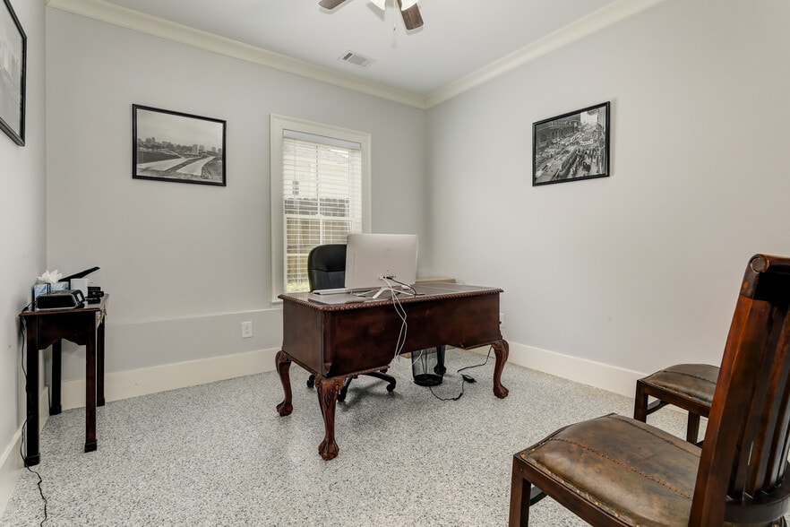 More Photos Of 2972 Lookout Pl NE, Atlanta Office Residential For Sale