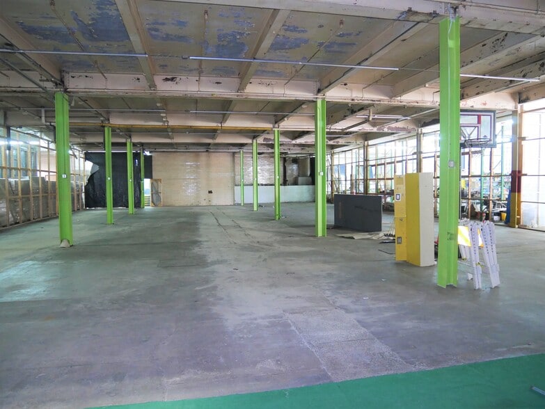 More Photos Of 105 Maple St, Rossville Light Distribution For Sale