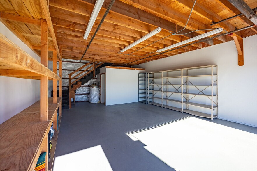 More Photos Of 207 Harvard Ave, Half Moon Bay Warehouse For Sale
