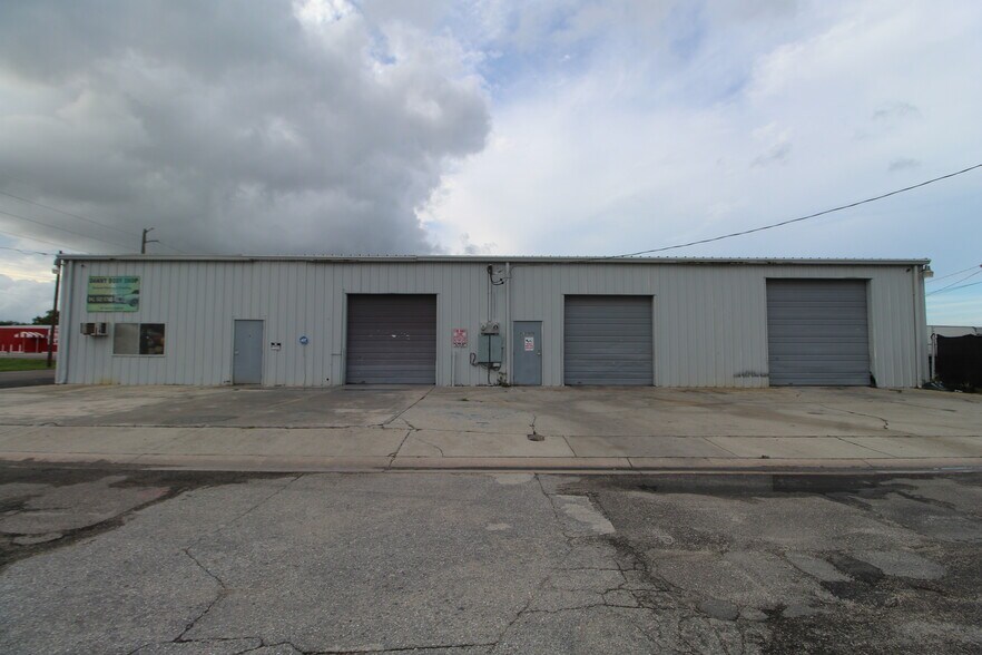 More Photos Of 6023 15th St E, Bradenton Warehouse For Sale