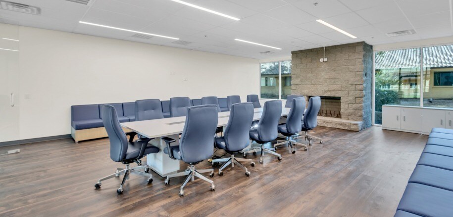 More Photos Of 4747 S Lakeshore Dr, Tempe Office For Lease