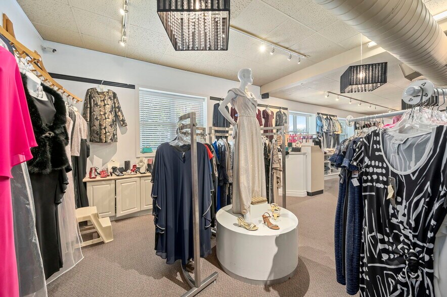 More Photos Of 227 Colborne St, Port Stanle Office For Sale