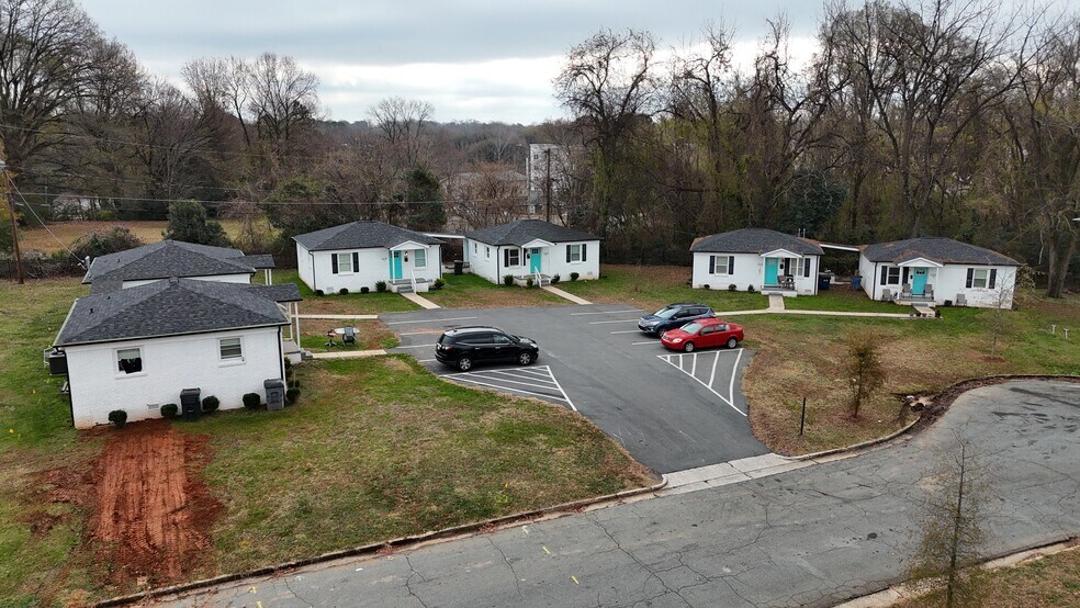 More Photos Of 2225 Alma Ct, Charlotte Multifamily For Sale