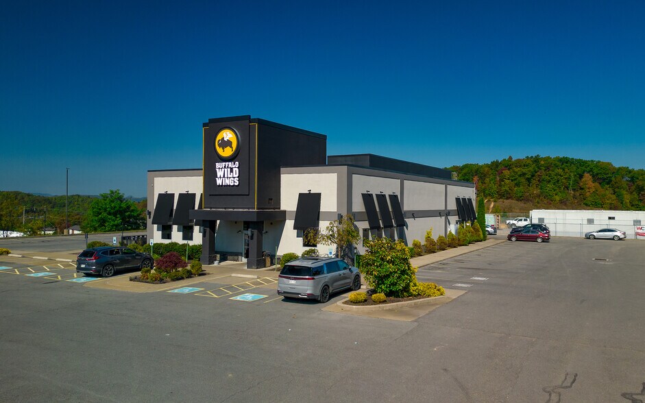 Primary Photo Of 214 Cross Roads Dr, Mount Hope Restaurant For Sale