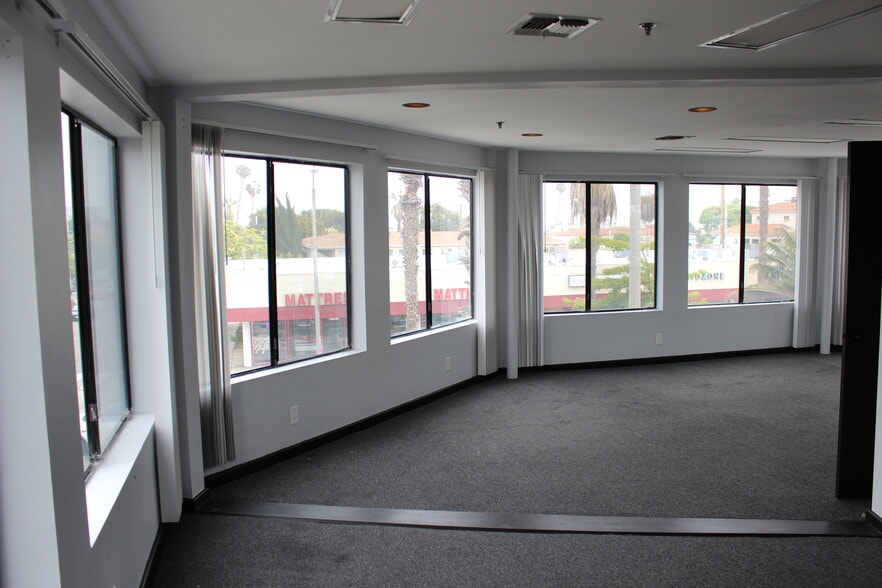 More Photos Of 925 Wilshire Blvd, Santa Monica Unknown For Lease