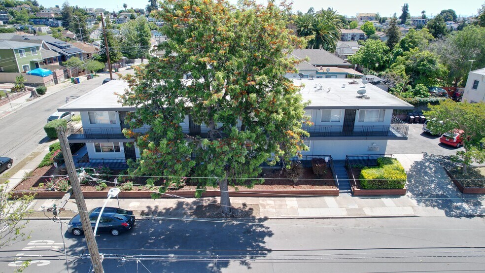 More Photos Of 2244 12th Ave, Oakland Apartments For Sale