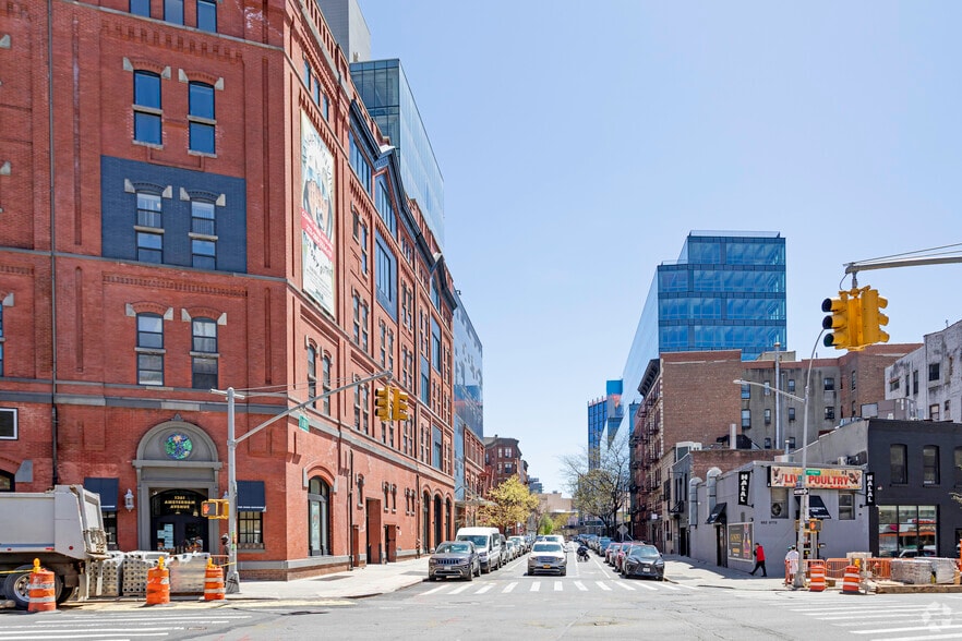 More Photos Of 461 W 126th St, New York Office For Lease