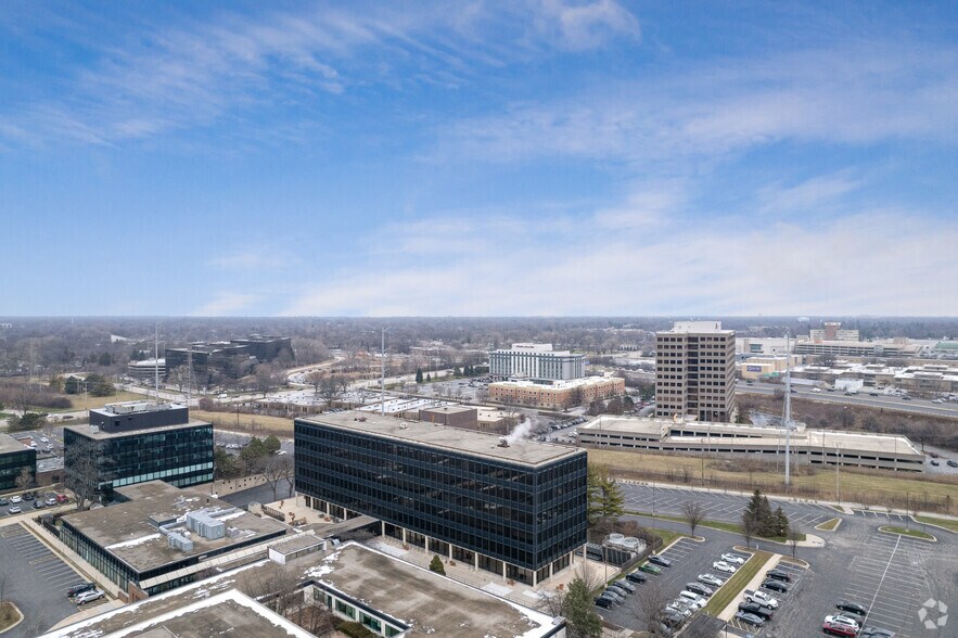 More Photos Of 9855 Woods Dr, Skokie Office For Sale