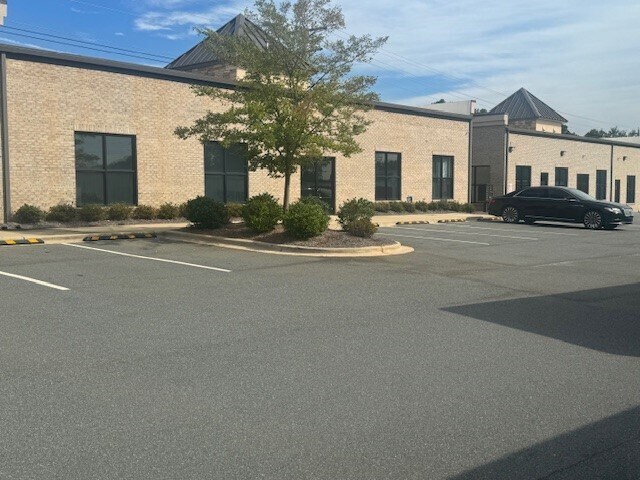 More Photos Of 14936 Brown Mill Rd, Huntersville Self Storage For Lease