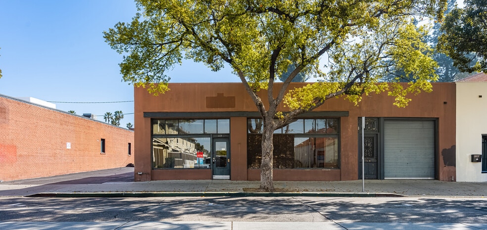 Primary Photo Of 117-119 N Olive St, Orange Storefront For Lease