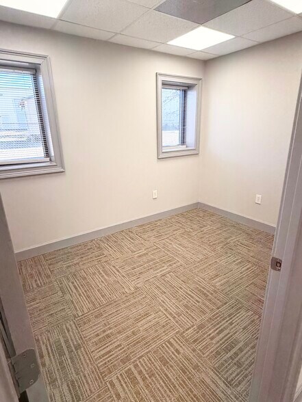 More Photos Of 321 Marble Mill Rd NW, Marietta Coworking Space
