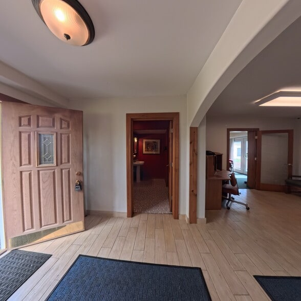 More Photos Of 805 E Palatine Rd, Palatine Office For Sale