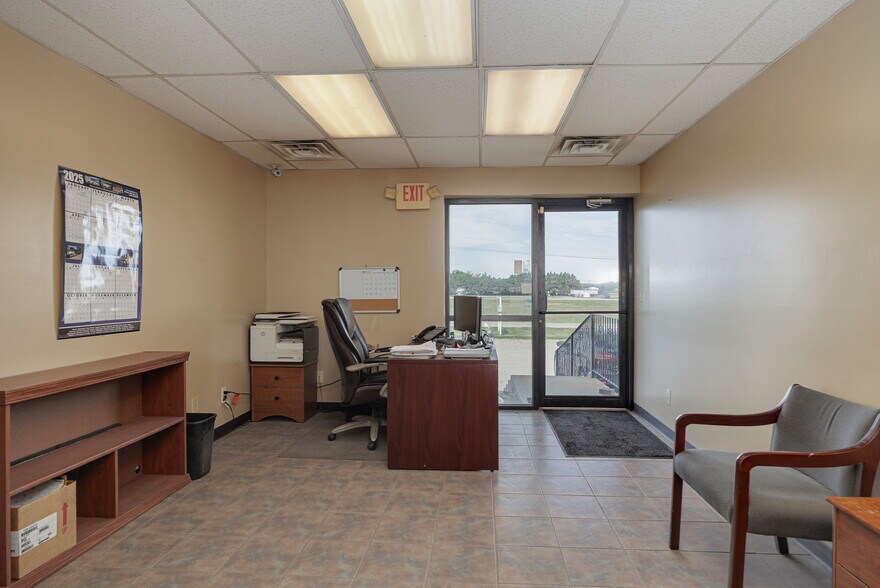 More Photos Of 801 Woodsdale Rd, Elwood Warehouse For Sale