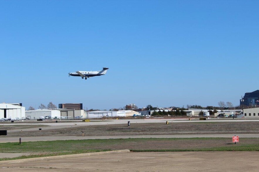 More Photos Of 15800 Dooley Rd, Addison Office For Sale