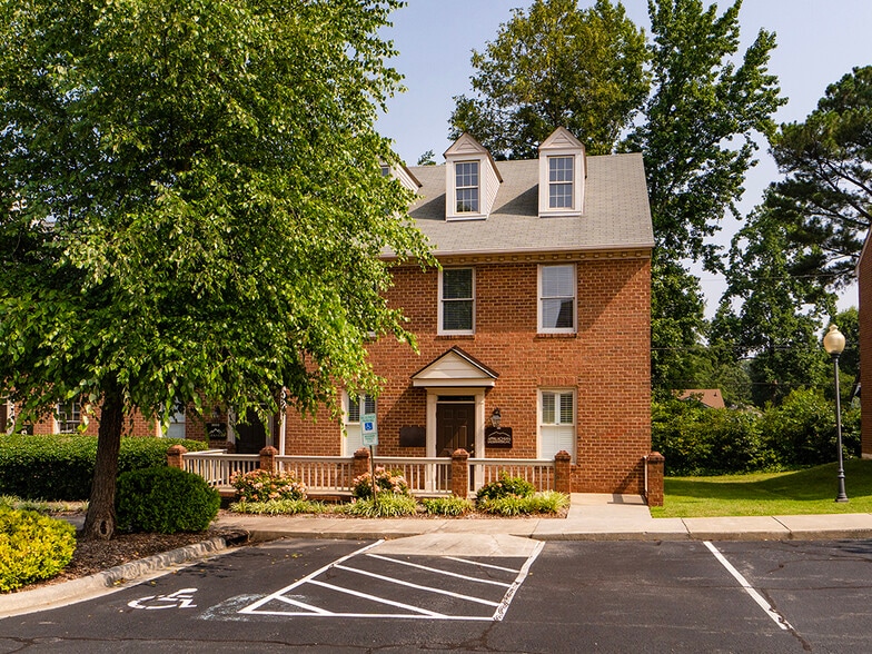More Photos Of 3051-3057 S Church St, Burlington Office For Sale