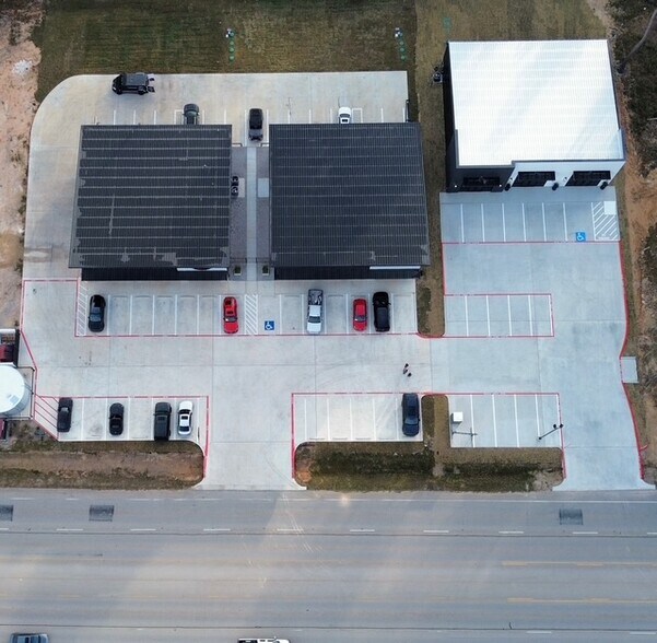 More Photos Of 1316 Sendera Ranch Dr, Magnolia General Retail For Lease