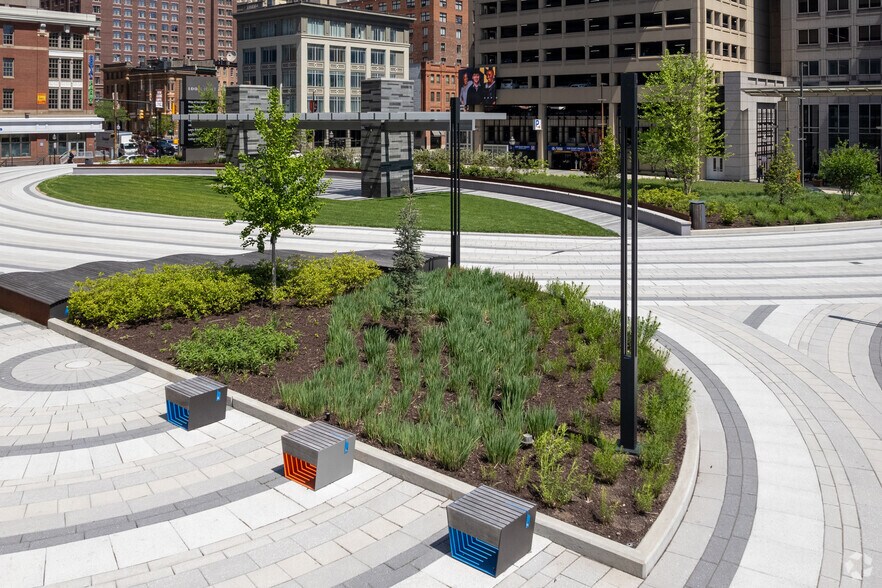 More Photos Of 100 Light St, Baltimore Office For Lease