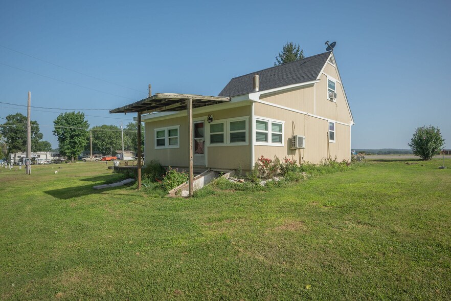 More Photos Of 64487 E 254 Loop, Grove Specialty For Sale