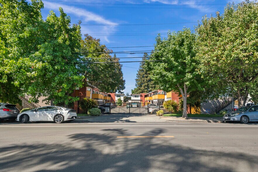 More Photos Of 25013-25021 Cypress Ave, Hayward Apartments For Sale