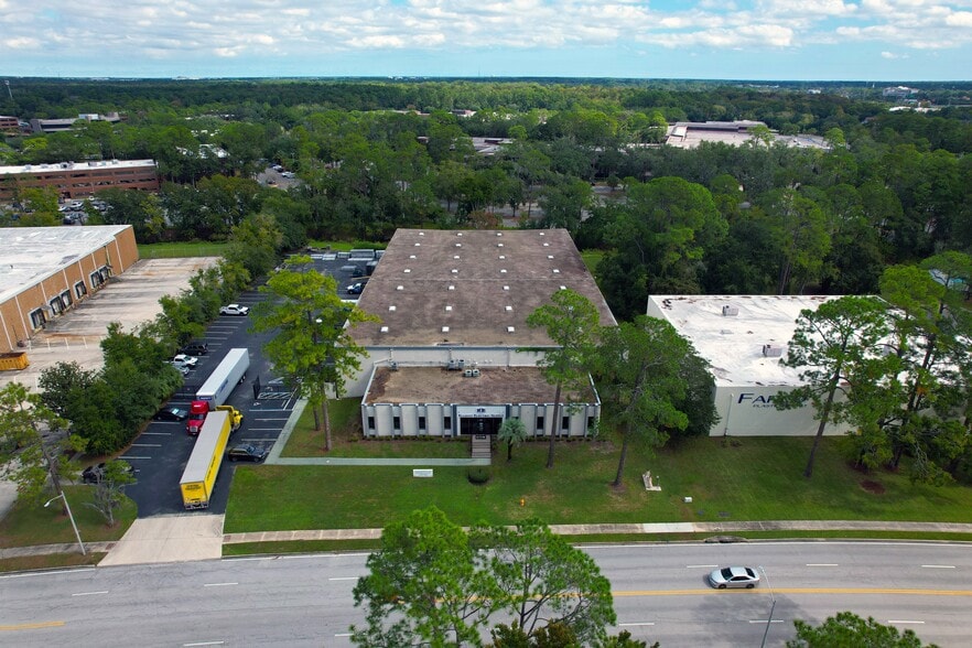 More Photos Of 8051 Bayberry Rd, Jacksonville Warehouse For Sale