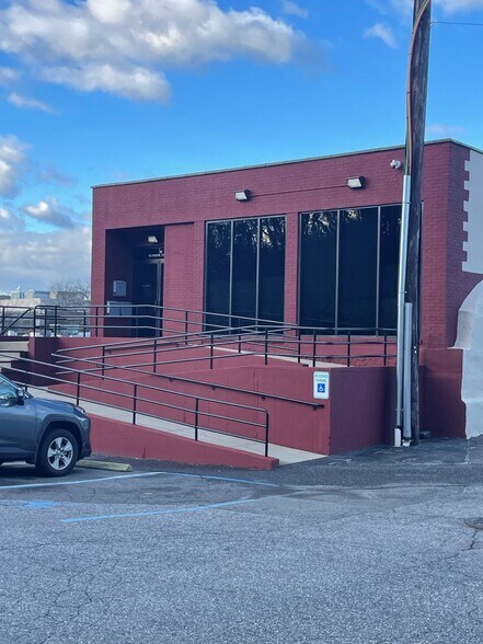 More Photos Of 58 School St, Glen Cove Office For Lease