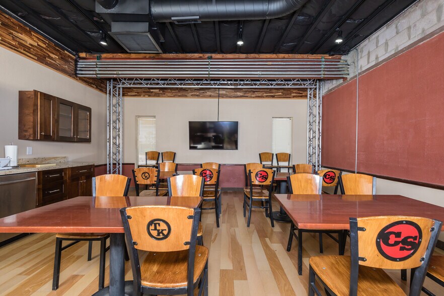 More Photos Of 1616 E Main St, Mesa Unknown For Lease