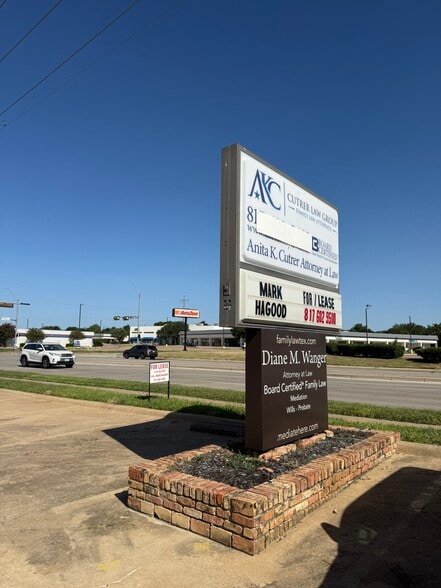 More Photos Of 304 Harwood Rd, Bedford Medical For Lease