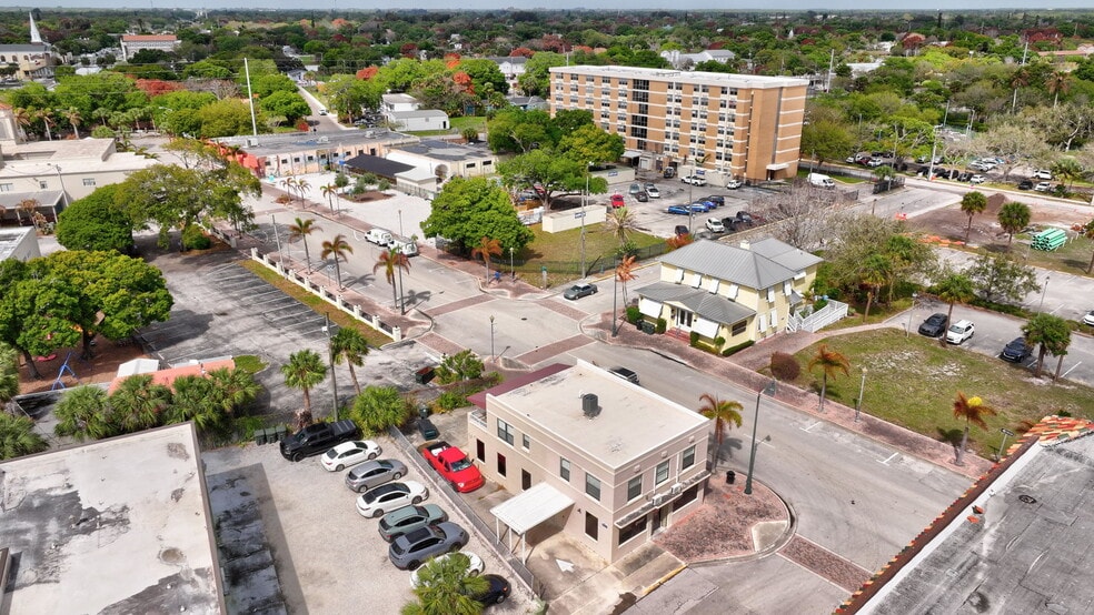 More Photos Of 129 N 5th St, Fort Pierce Storefront Retail Residential For Sale