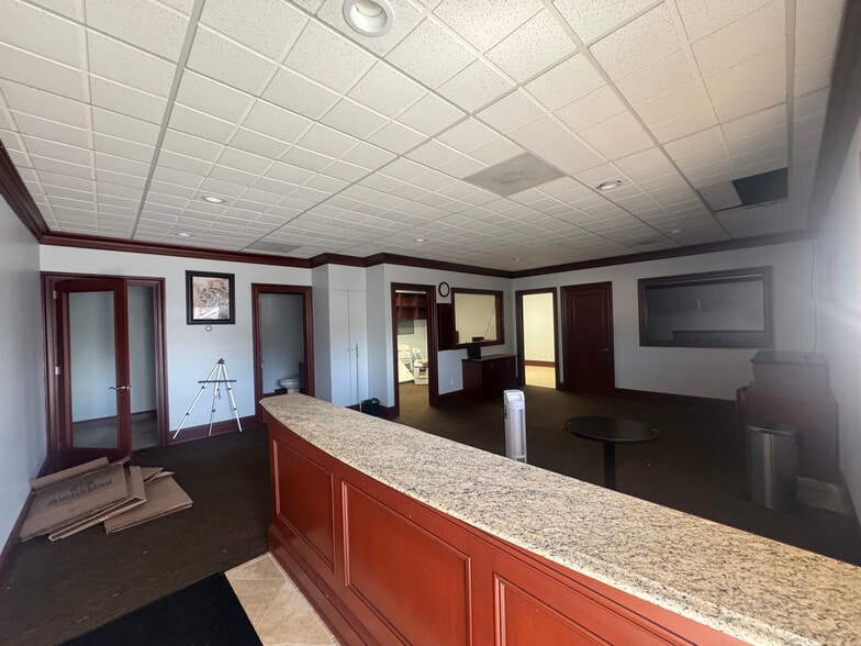 More Photos Of 1515 Fifth Industrial Ct, Bay Shore Warehouse For Lease