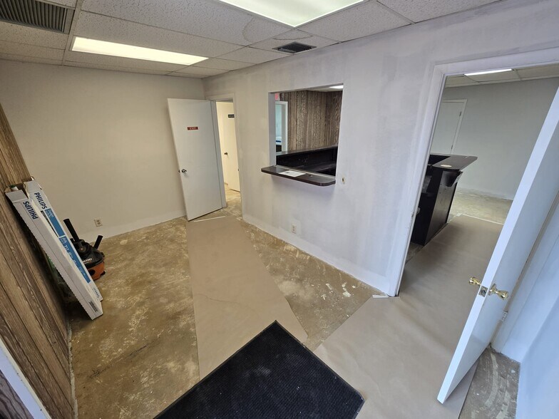 More Photos Of 101 N State Road 7, Margate Office For Lease