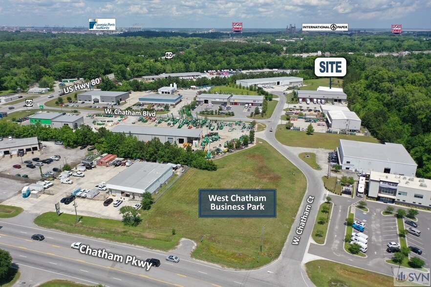 More Photos Of 36 W Chatham Ct, Garden City Showroom For Lease