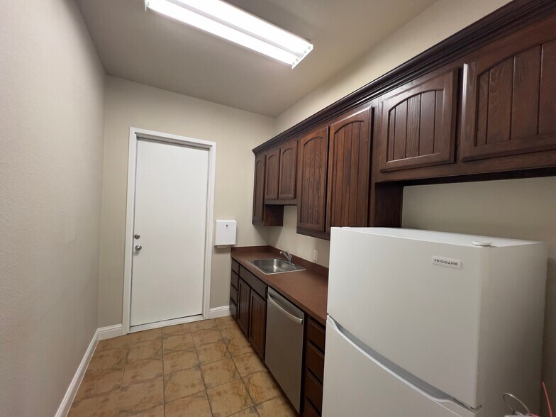 More Photos Of 2735 Wind River Ln, Denton Office For Lease