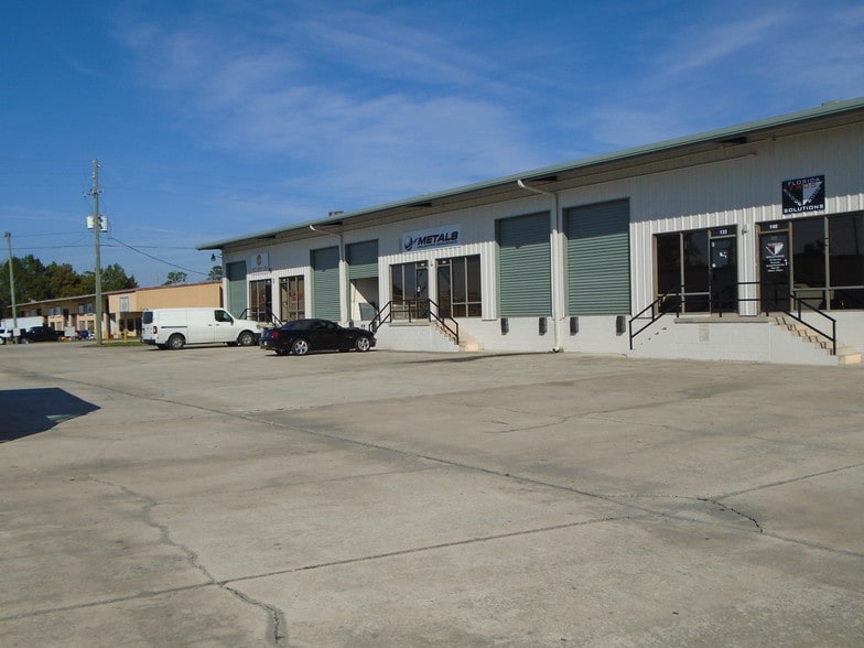More Photos Of 1376 Bennett Dr, Longwood Warehouse For Lease