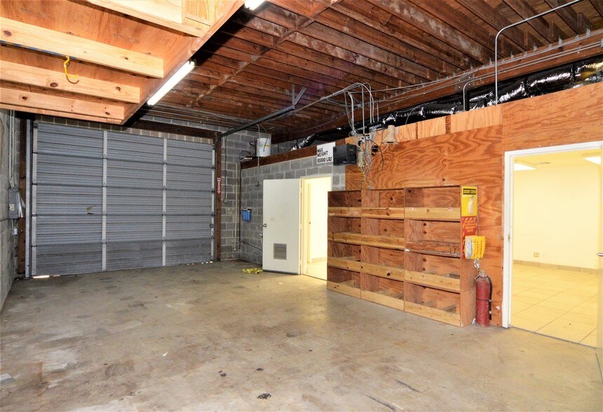 More Photos Of 4909 W Pasadena Blvd, Deer Park Office For Sale