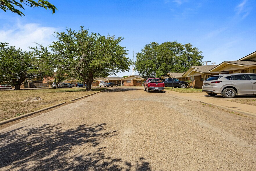 More Photos Of 501-524 Plaza Dr, Slaton Apartments For Sale