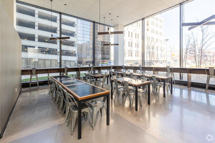 More Photos Of 200 N Saint Clair St, Toledo Office Residential For Lease