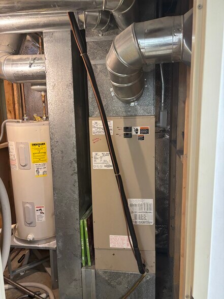 More Photos Of 1751-1757 Smizer Station Rd, Fenton Office Residential For Lease