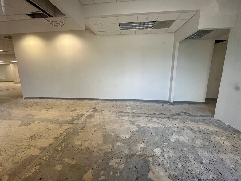 More Photos Of 13111 Westheimer Rd, Houston Office For Sale