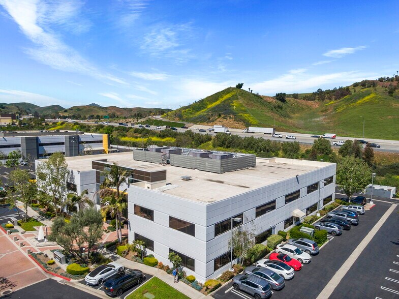 More Photos Of 26635-26637 W Agoura Rd, Calabasas Office For Lease