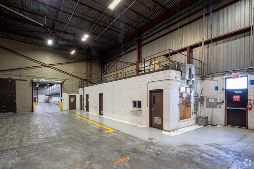 More Photos Of 2 Colony Ct, Brampton Warehouse For Sale