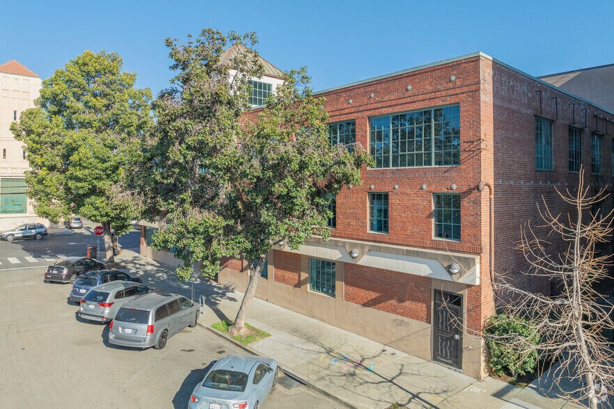More Photos Of 318 Harrison St, Oakland Loft Creative Space For Lease