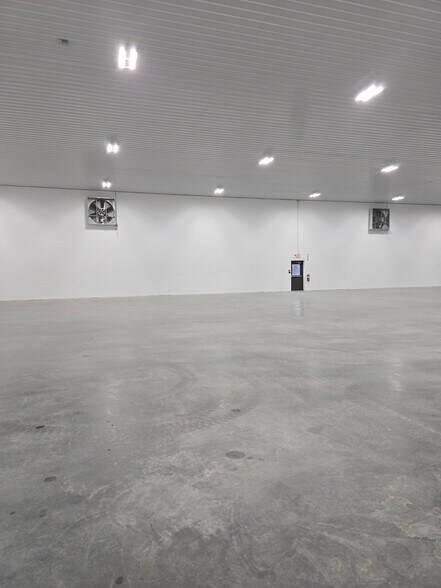 More Photos Of 308 Poplar St, Richland Warehouse For Lease