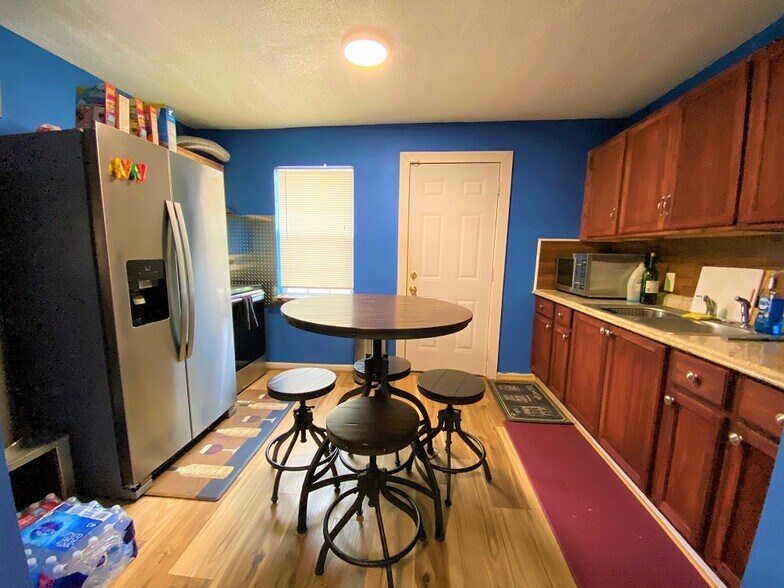 More Photos Of 3522 Sampson St, Houston Apartments For Sale