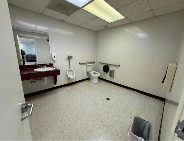 More Photos Of 1739 13th St, Hempstead Medical For Sale