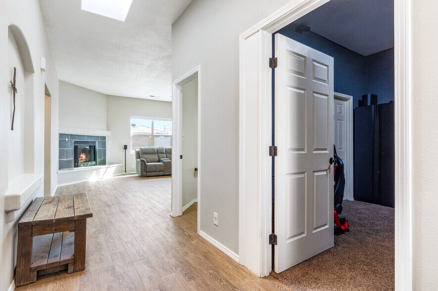 More Photos Of 200 Aldaba Cir NE, Rio Rancho Flex For Sale